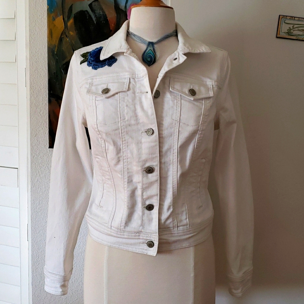 Old Navy White Denim Trucker Jacket w/ Blue Roses - Picture 2 of 11